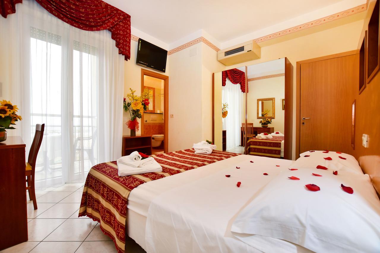 Hotel Nord Est Габічче-Маре Екстер'єр фото